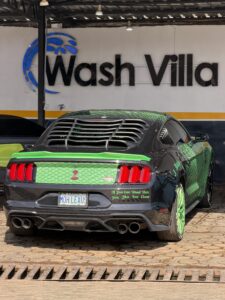 professional car detailing to keep car paint shiny